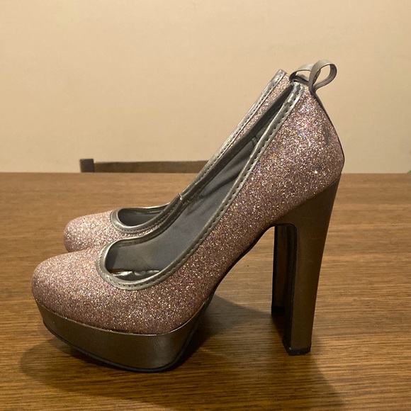 It’s ok pump heels. Multi color rhinestone - Picture 4 of 6